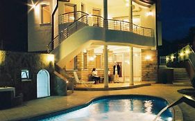 Freya Spa Apartments